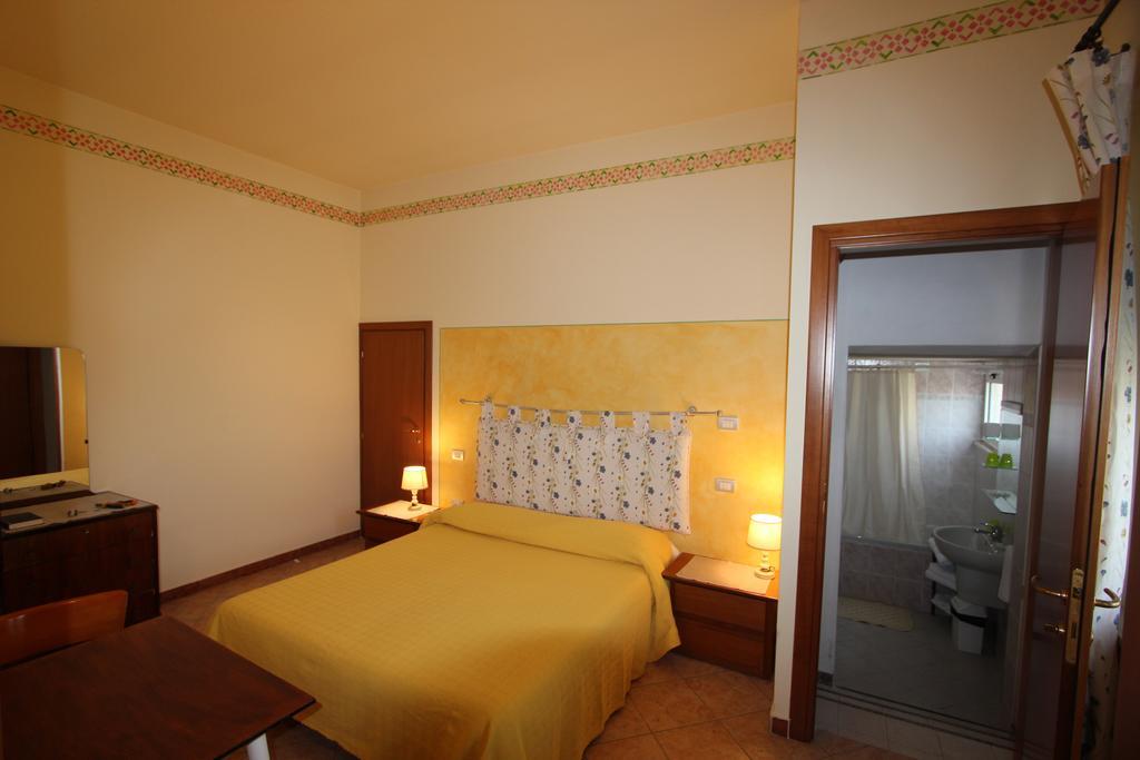 Albergo Trattoria Fioravante Peschiera del Garda Room photo